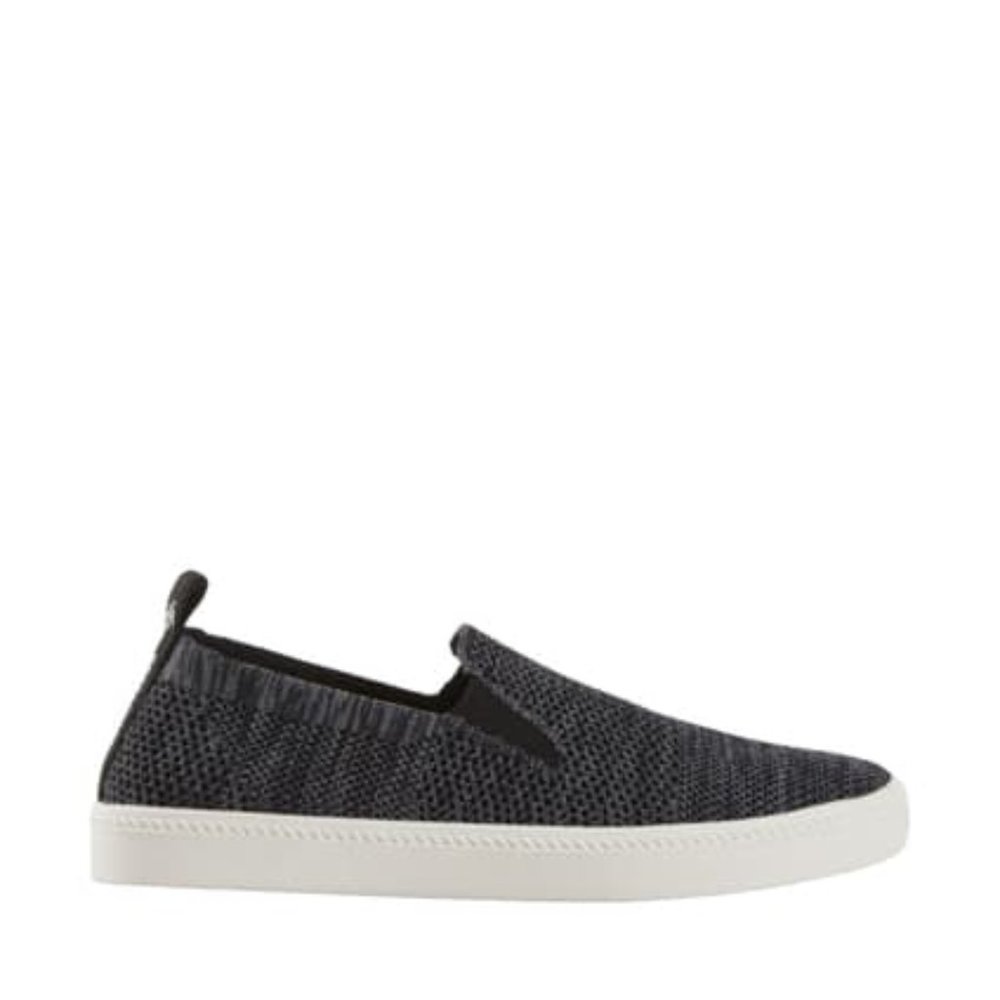 Earth Zen Spree Sneaker Brand New in Box